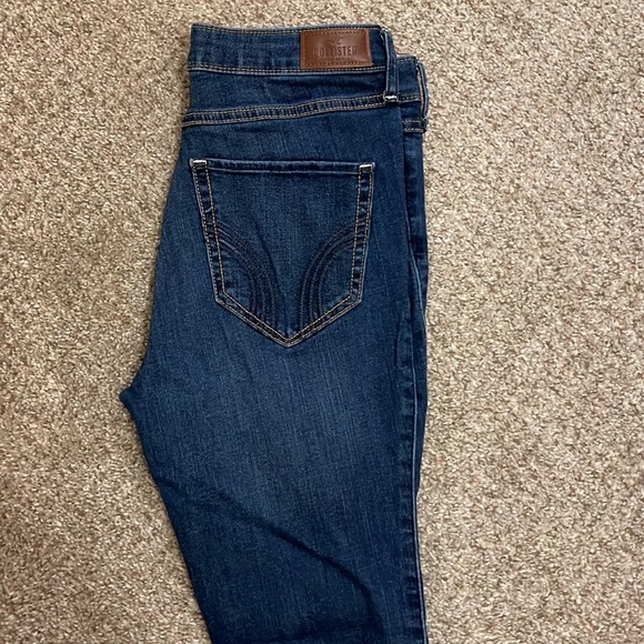 Hollister Super Skinny Jeans - Picture 3 of 4